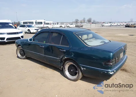 1998 Mercedes-Benz E 320 from USA, damaged, VIN WDBJF65F4WA521646